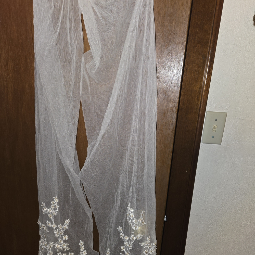 Elegant Sheer White Scarf with Floral Embroidery